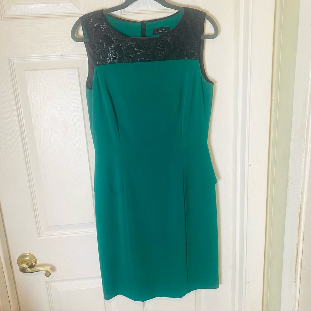 Tahari Emerald Green Peplum Sheath Dress Sleeveless Sequins Details Women Size 6